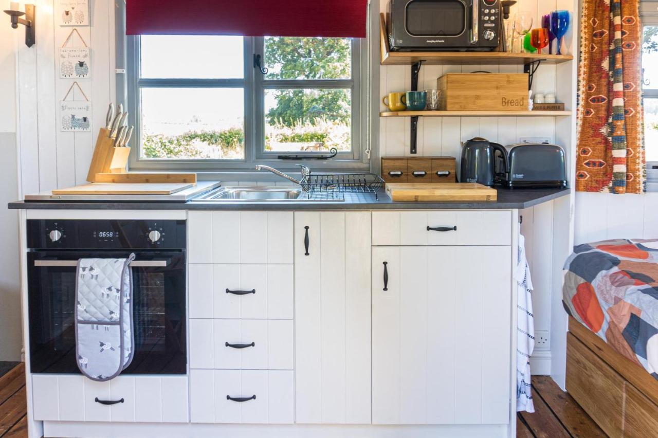 The Hideaway Hut - 1 Bed Shepherds Hut - Hereford Exterior foto